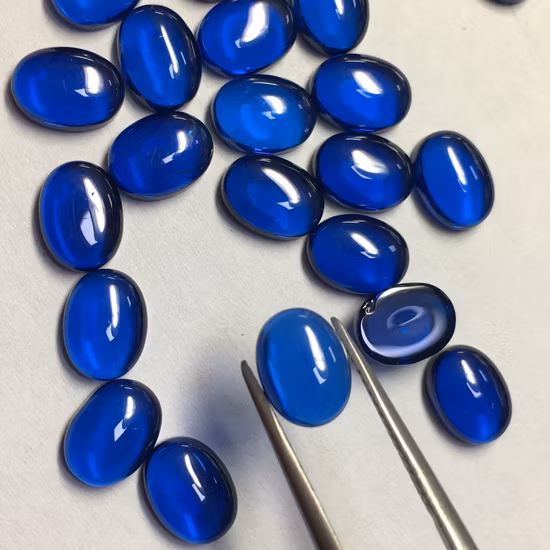 Cabochon ovale de pierres précieuses en vrac bleu saphir pour sertissage de bijoux