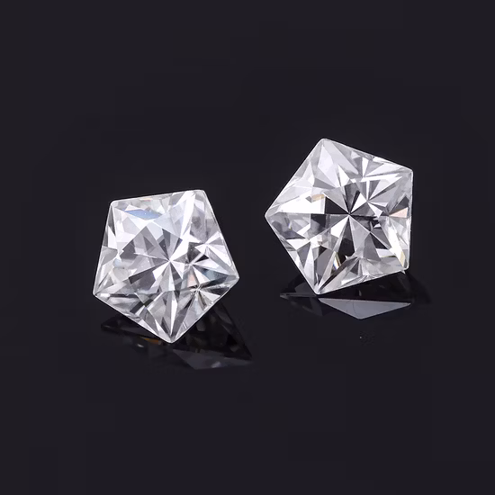 Pentagone Cut Moissanite Diamond Provence Gems Forme spéciale Vvs Pierre Moissanite de haute qualité Pierre précieuse de couleur Def