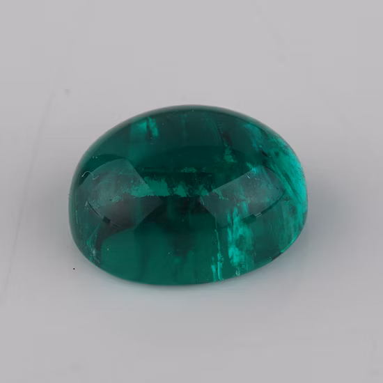 Forme Cabochon avec Inclusion Columbia Emerald Hydrothermal Emerald