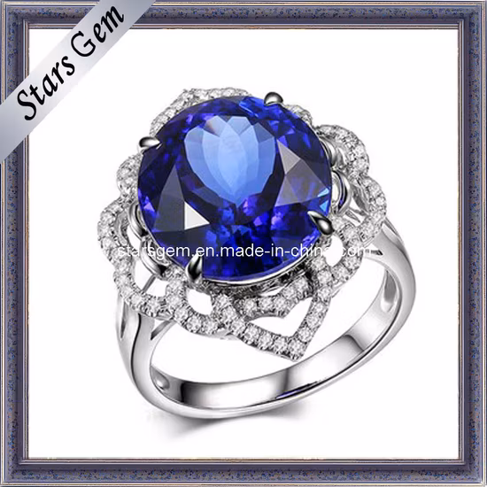 Le laboratoire à bas prix a créé une pierre précieuse de saphir bleu pour les bijoux de mode